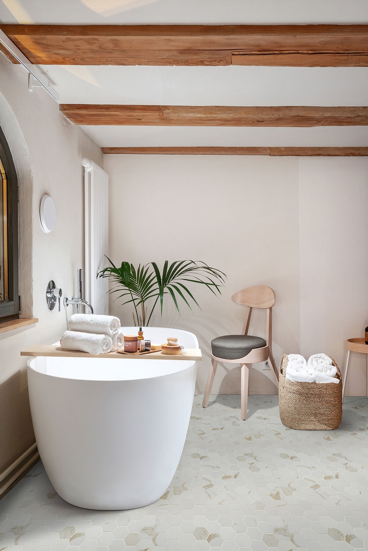 MSI Eden collection - Calacatta porcelain bathroom